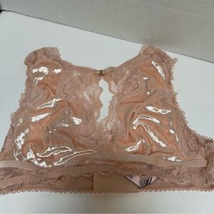 Victoria's Secret Dream‎ Angel Bralette Peach Color size Medium